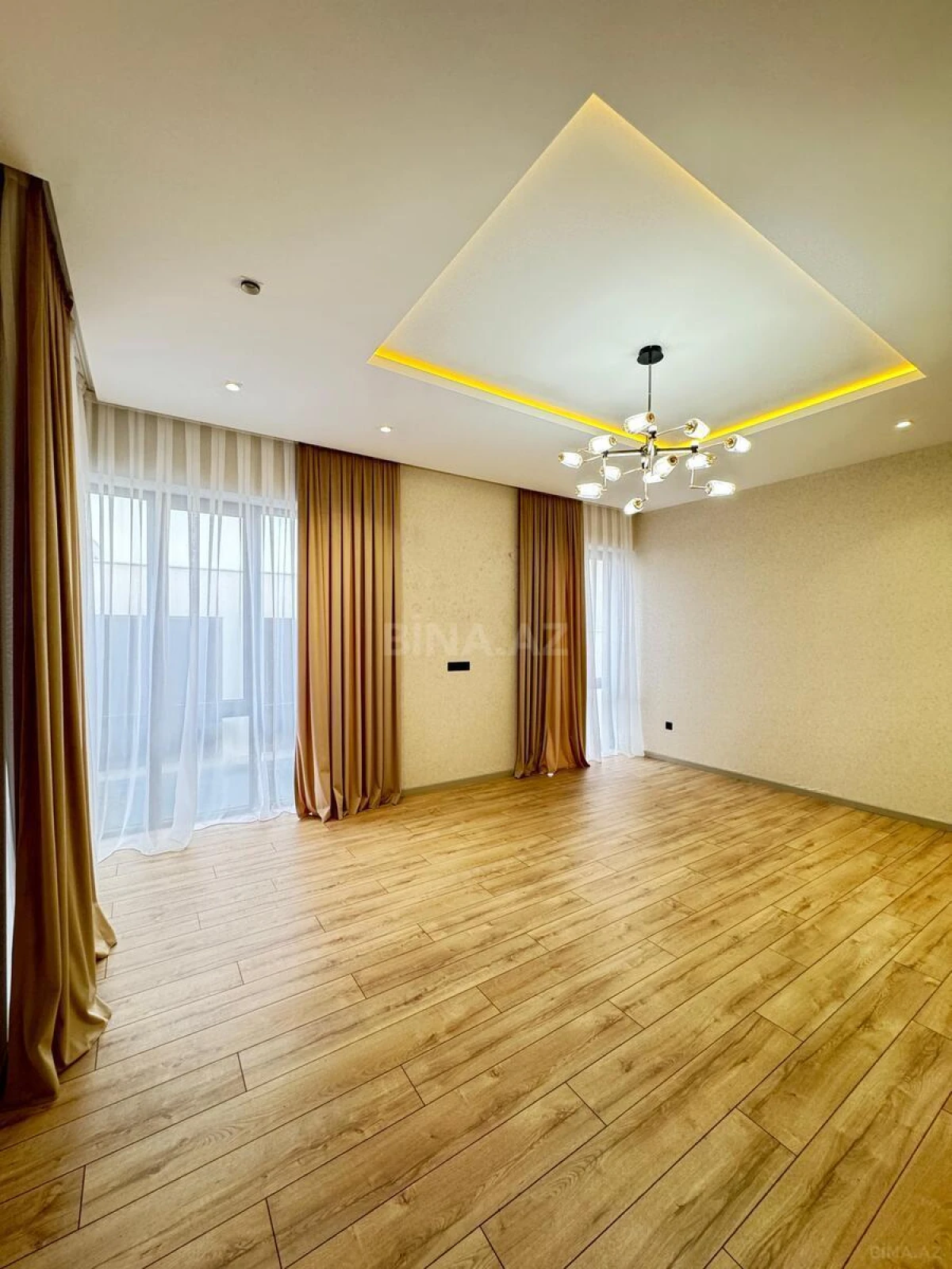 Satılır 4 otaqlı həyət evi 200 m²