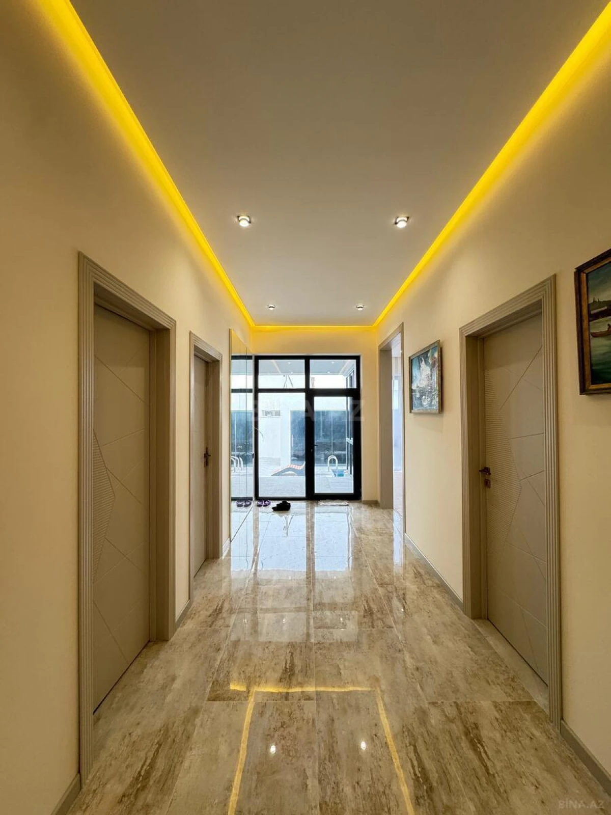 Satılır 4 otaqlı həyət evi 200 m²