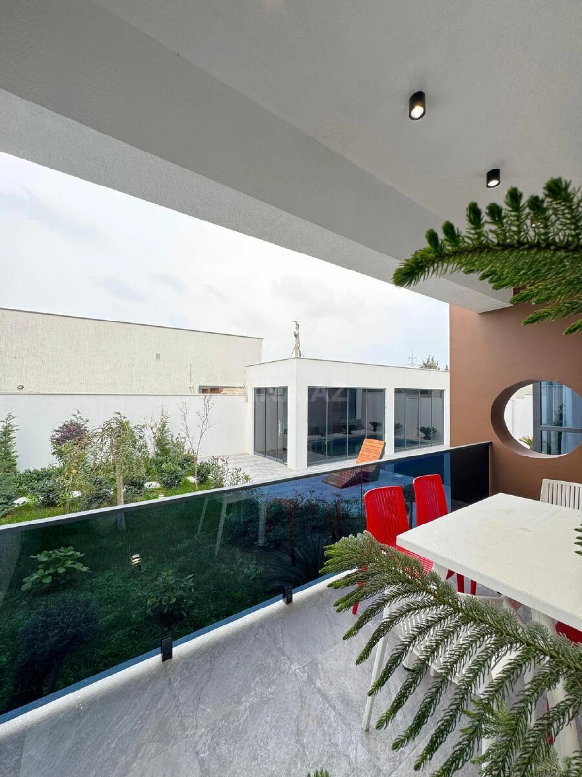 Satılır 4 otaqlı həyət evi 200 m²