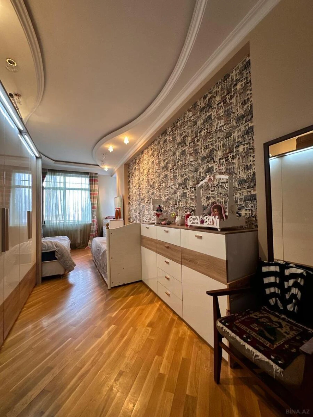 Satılır 3 otaqlı mənzil 130 m²
