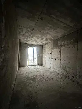 Satılır 4 otaqlı mənzil 242 m²