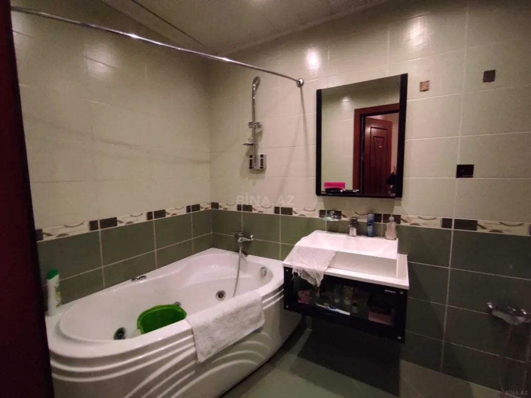 Satılır 2 otaqlı mənzil 90 m²