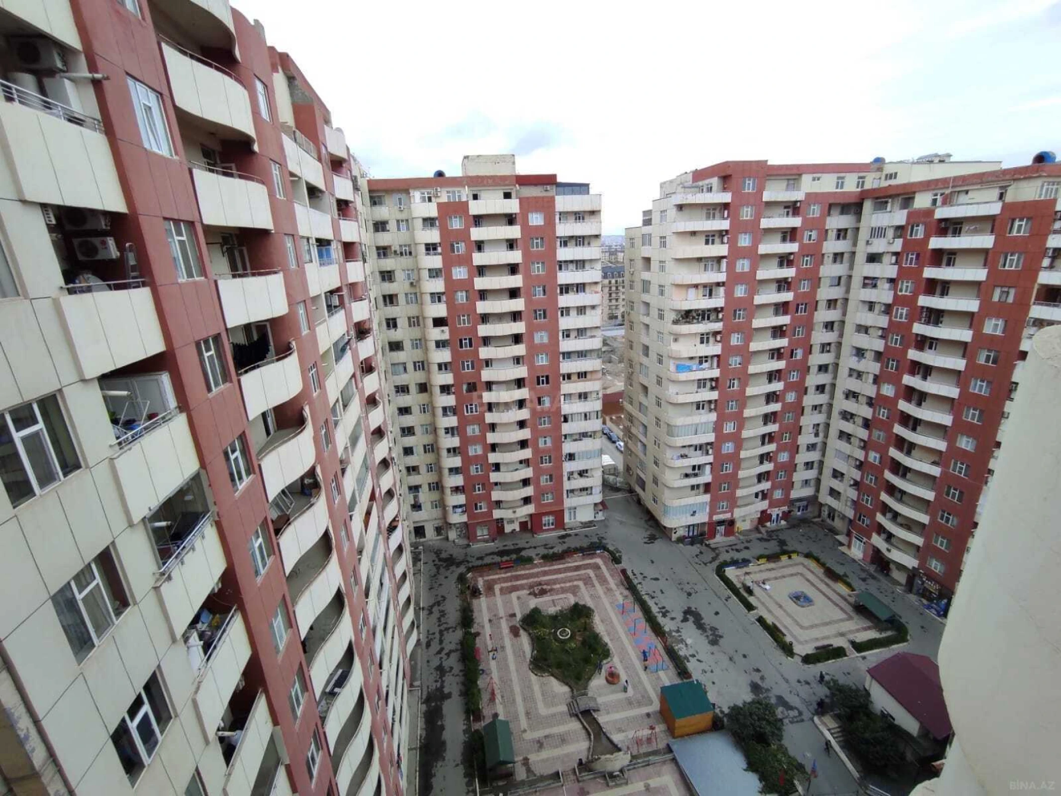 Satılır 2 otaqlı mənzil 90 m²