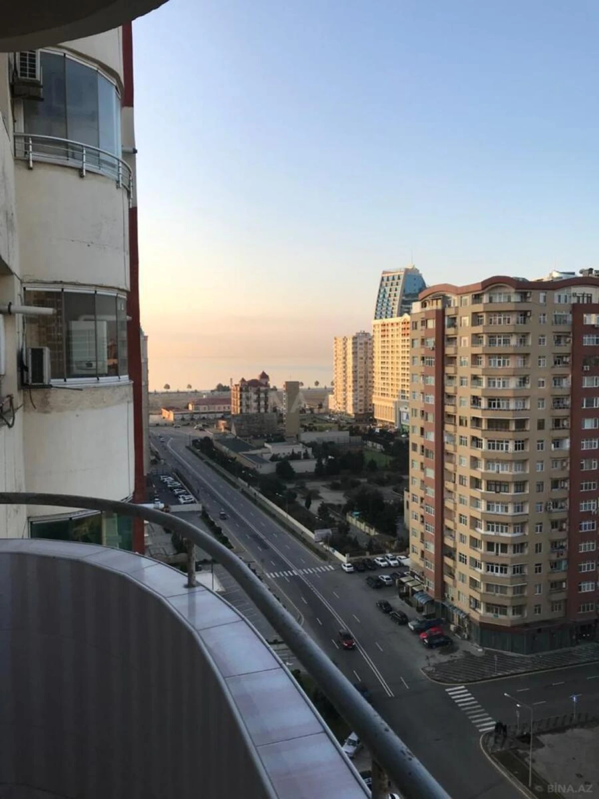 Satılır 2 otaqlı mənzil 90 m²