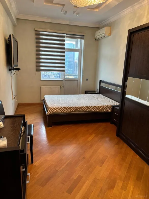 Satılır 2 otaqlı mənzil 90 m²