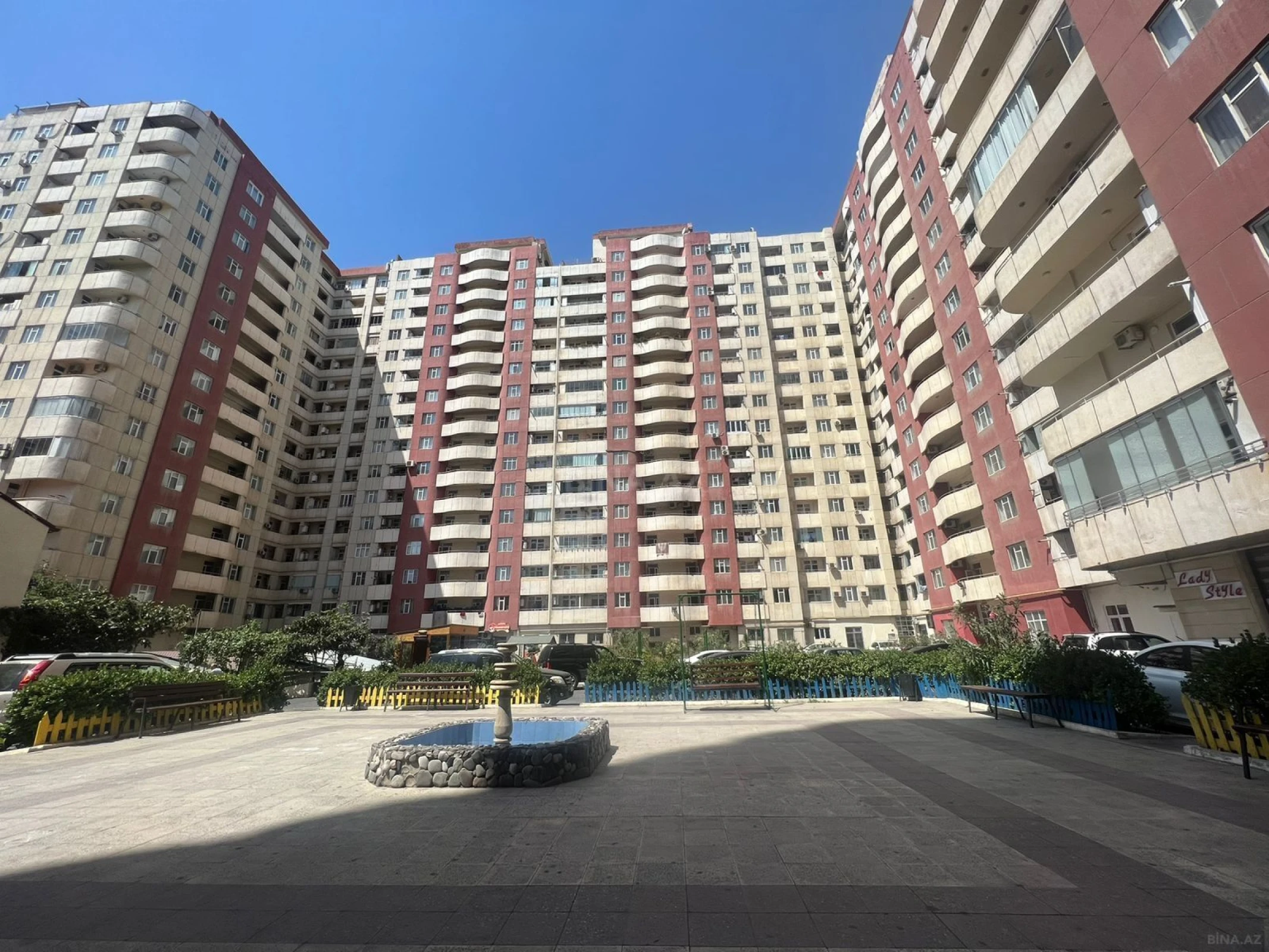 Satılır 2 otaqlı mənzil 90 m²