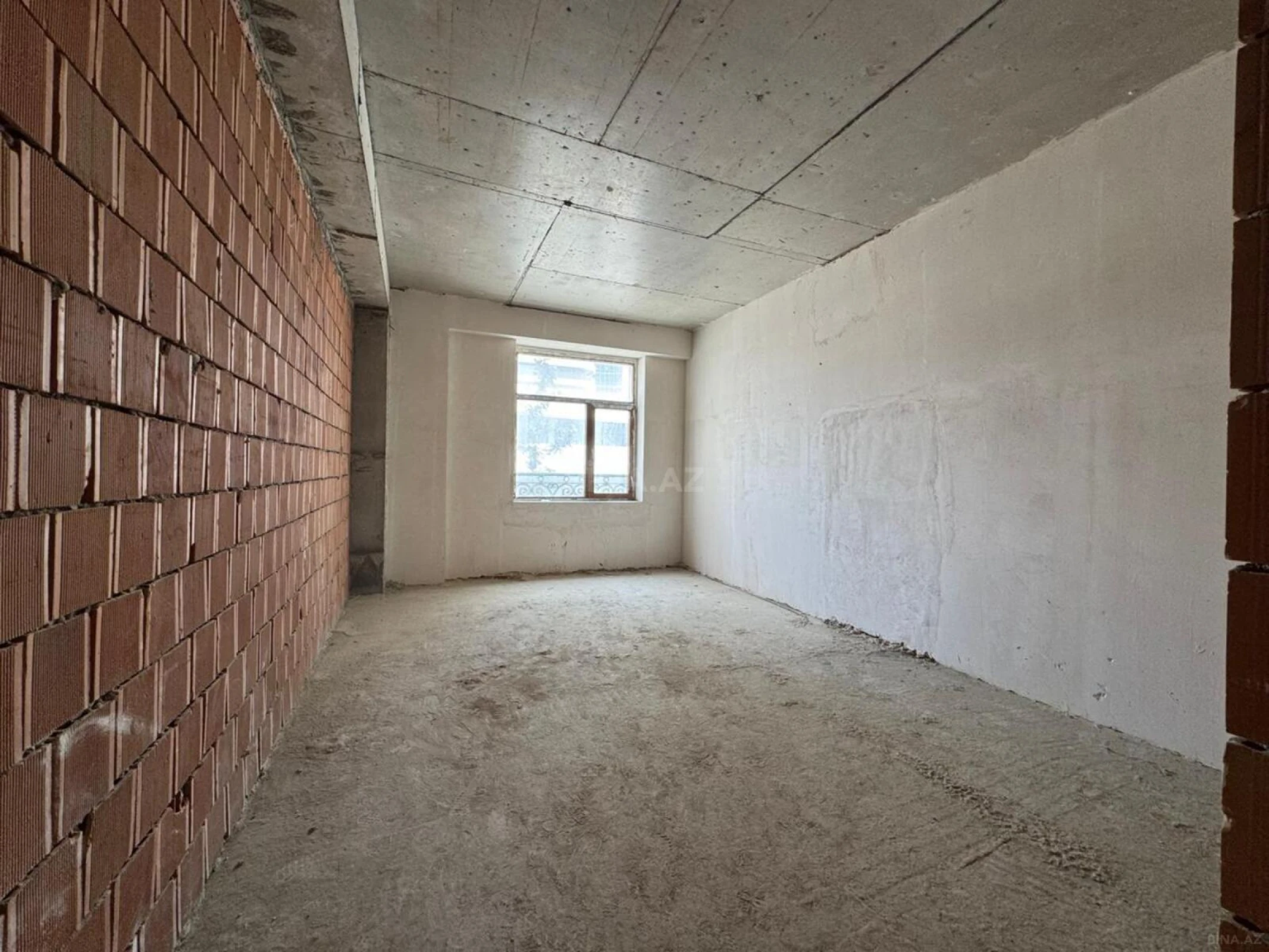 Satılır 3 otaqlı mənzil 140 m²