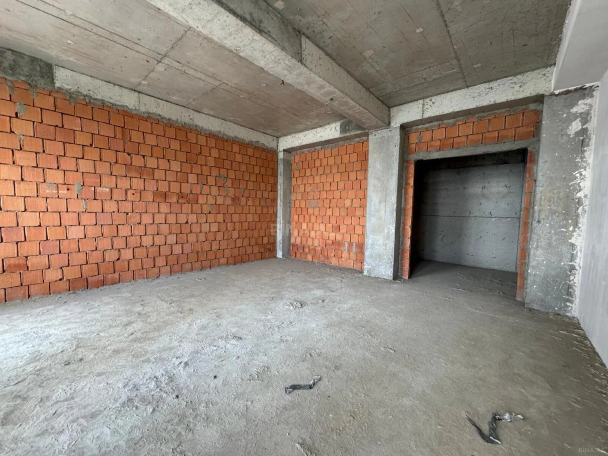 Satılır 3 otaqlı mənzil 140 m²
