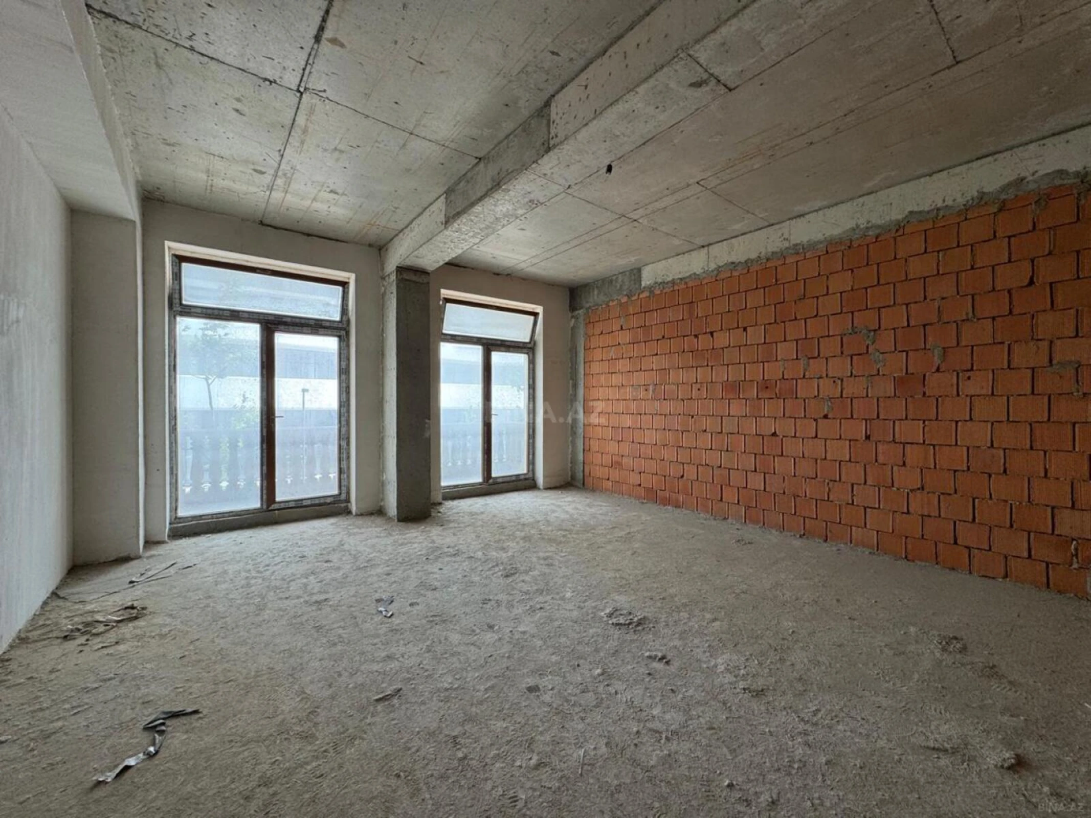 Satılır 3 otaqlı mənzil 140 m²