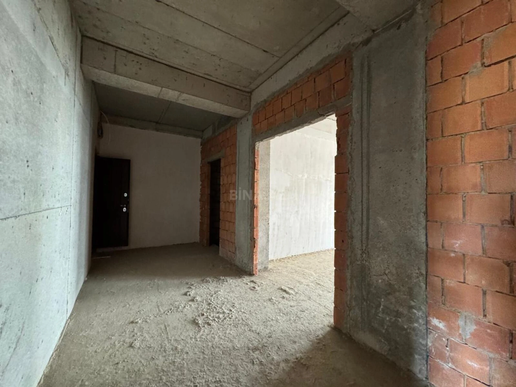 Satılır 3 otaqlı mənzil 140 m²