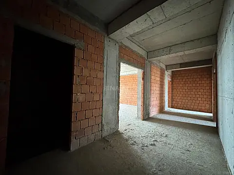 Satılır 3 otaqlı mənzil 140 m²