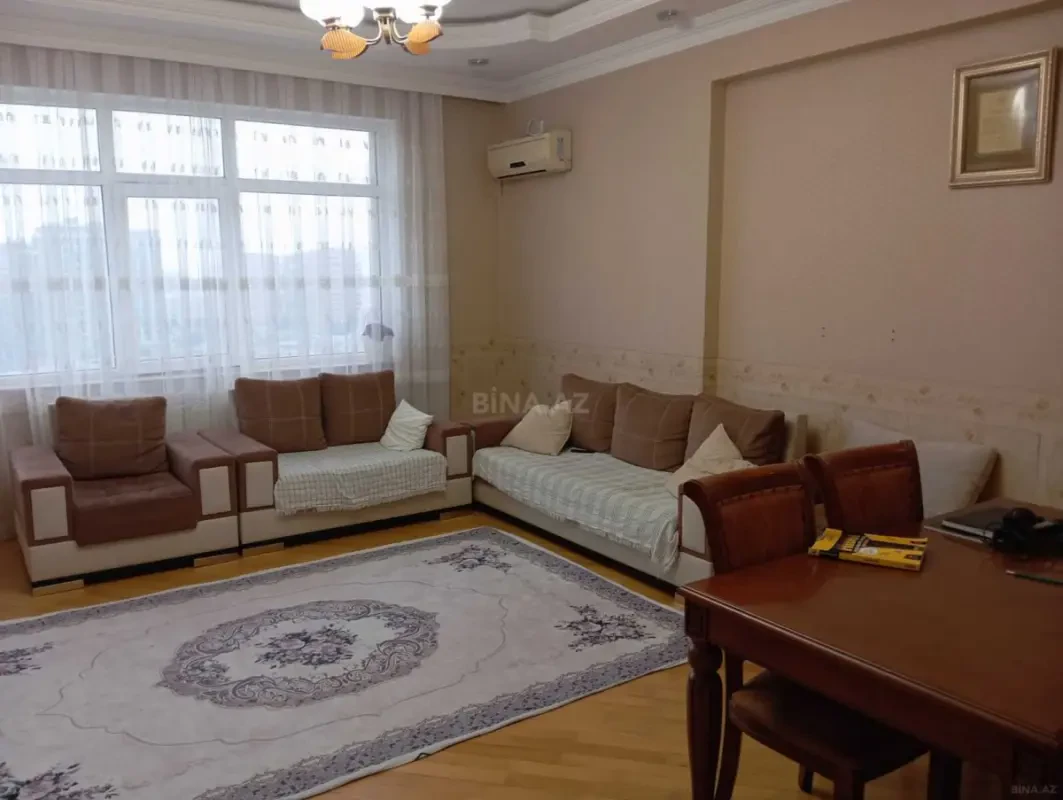 Satılır 3 otaqlı mənzil 130 m²