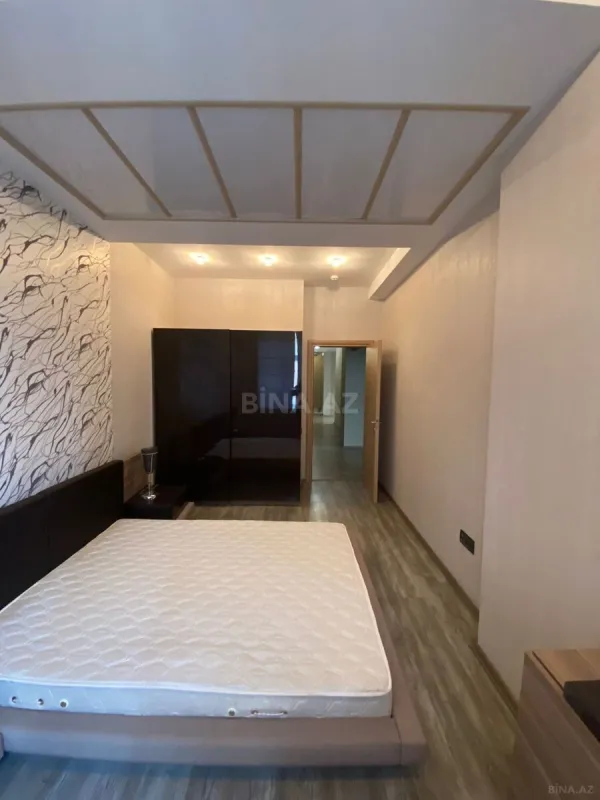 Kirayə verilir 4 otaqlı mənzil 200 m²