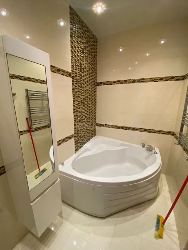 Kirayə verilir 4 otaqlı mənzil 200 m²