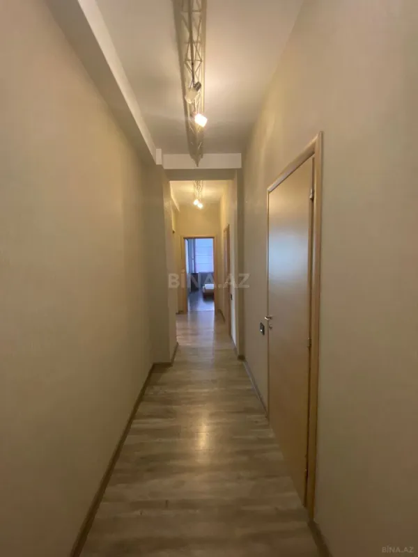 Kirayə verilir 4 otaqlı mənzil 200 m²