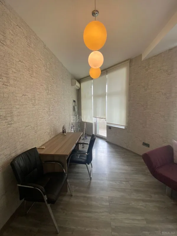 Kirayə verilir 4 otaqlı mənzil 200 m²