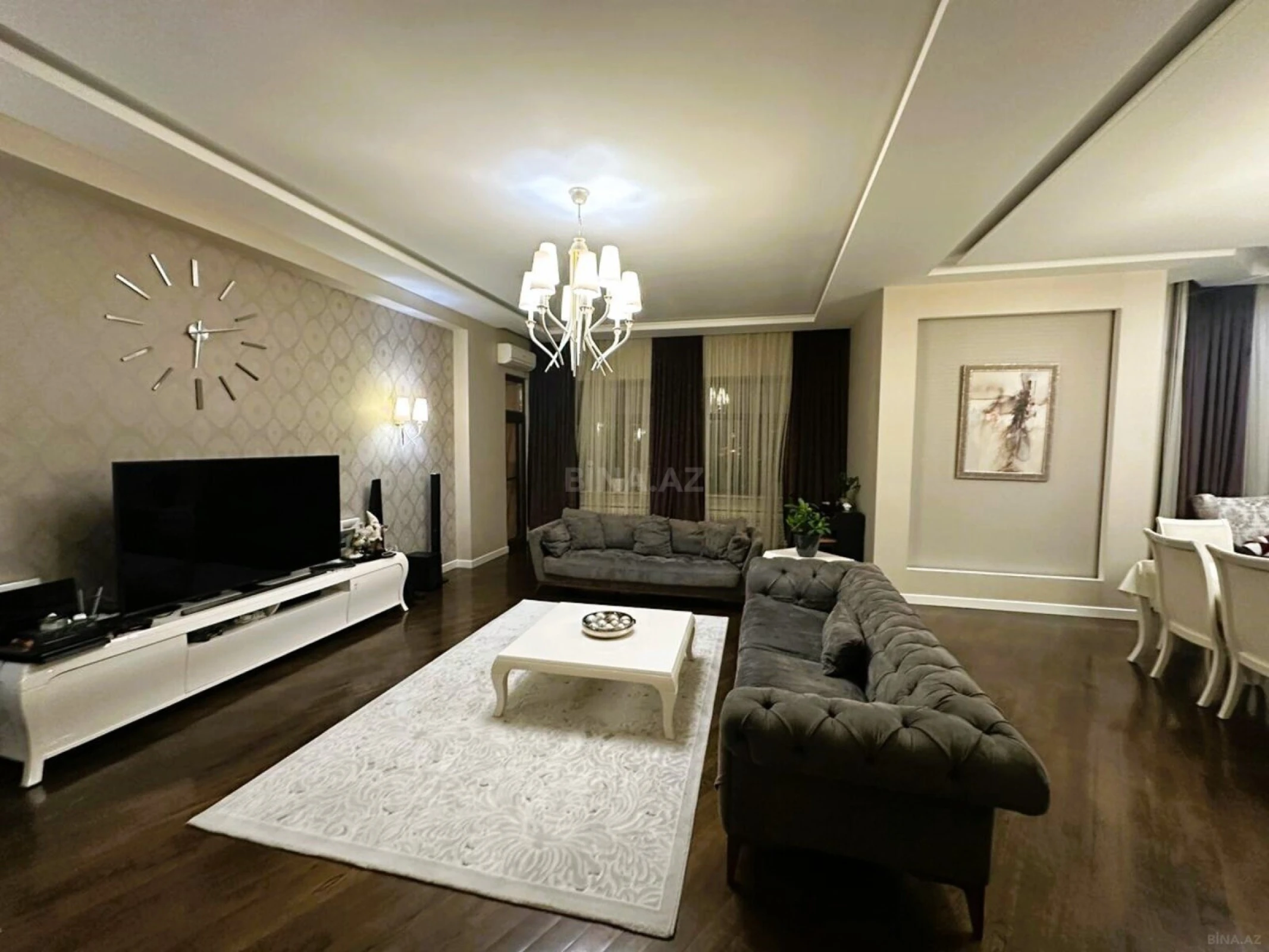 Satılır 4 otaqlı mənzil 210 m²