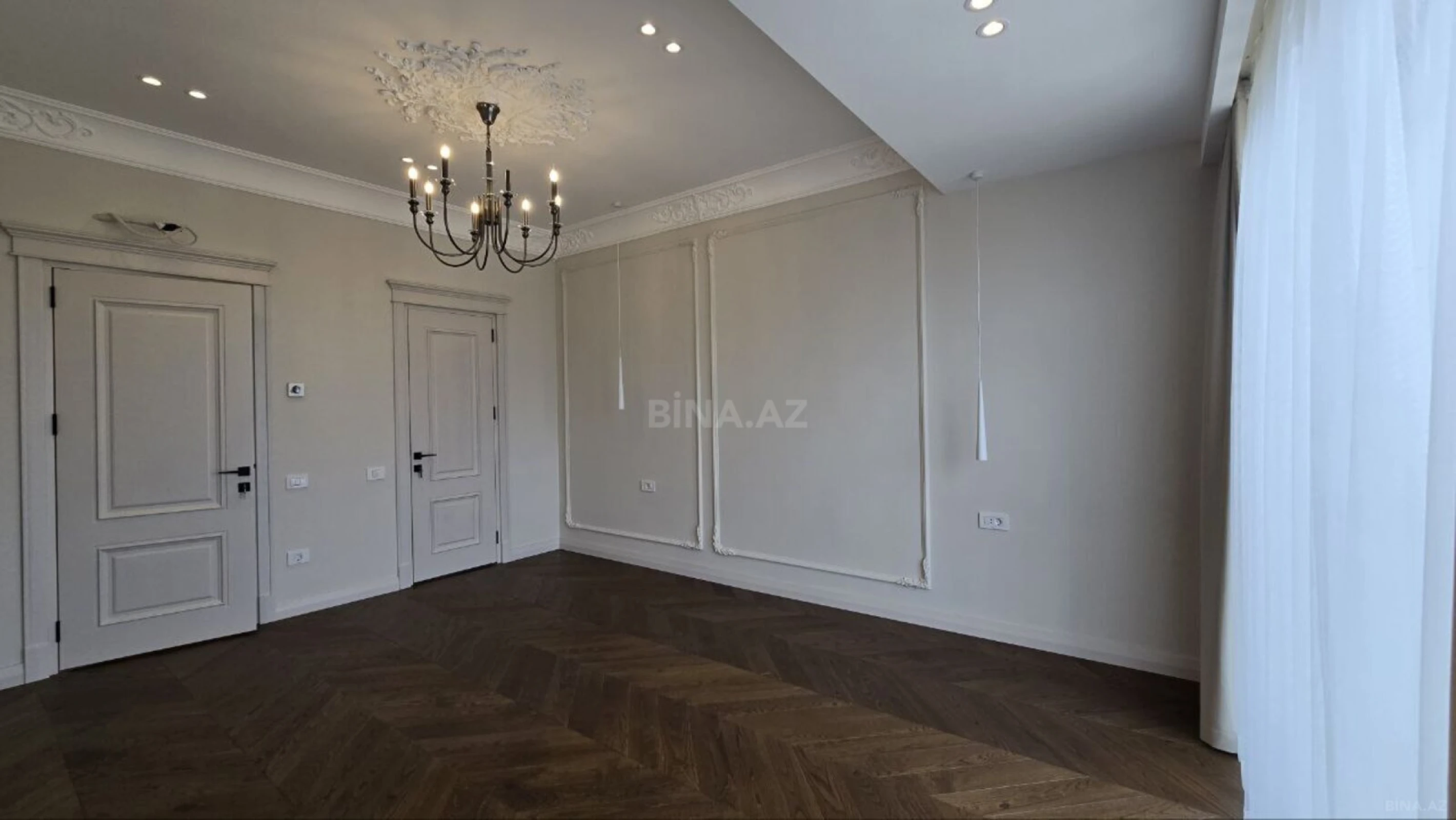 Satılır 3 otaqlı mənzil 127 m²