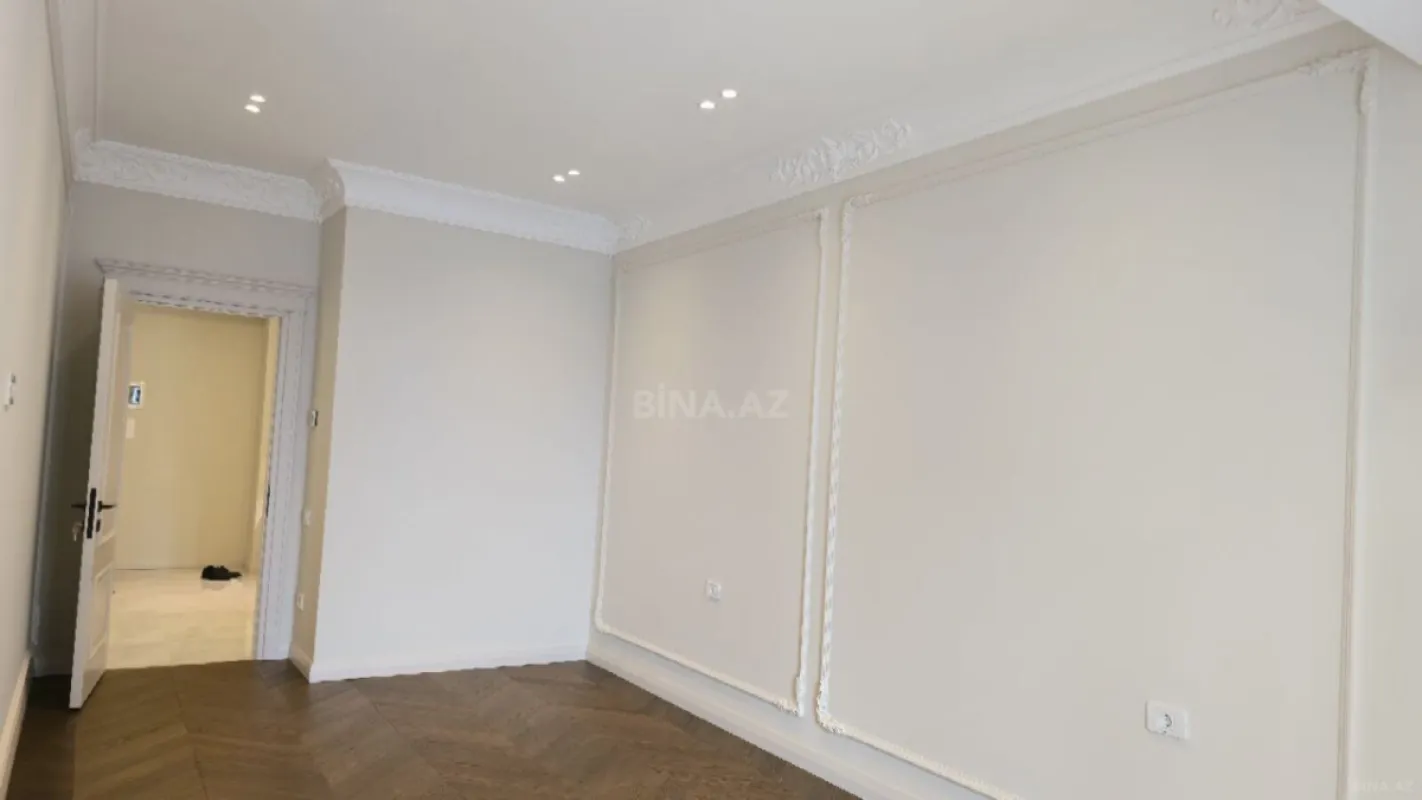 Satılır 3 otaqlı mənzil 127 m²