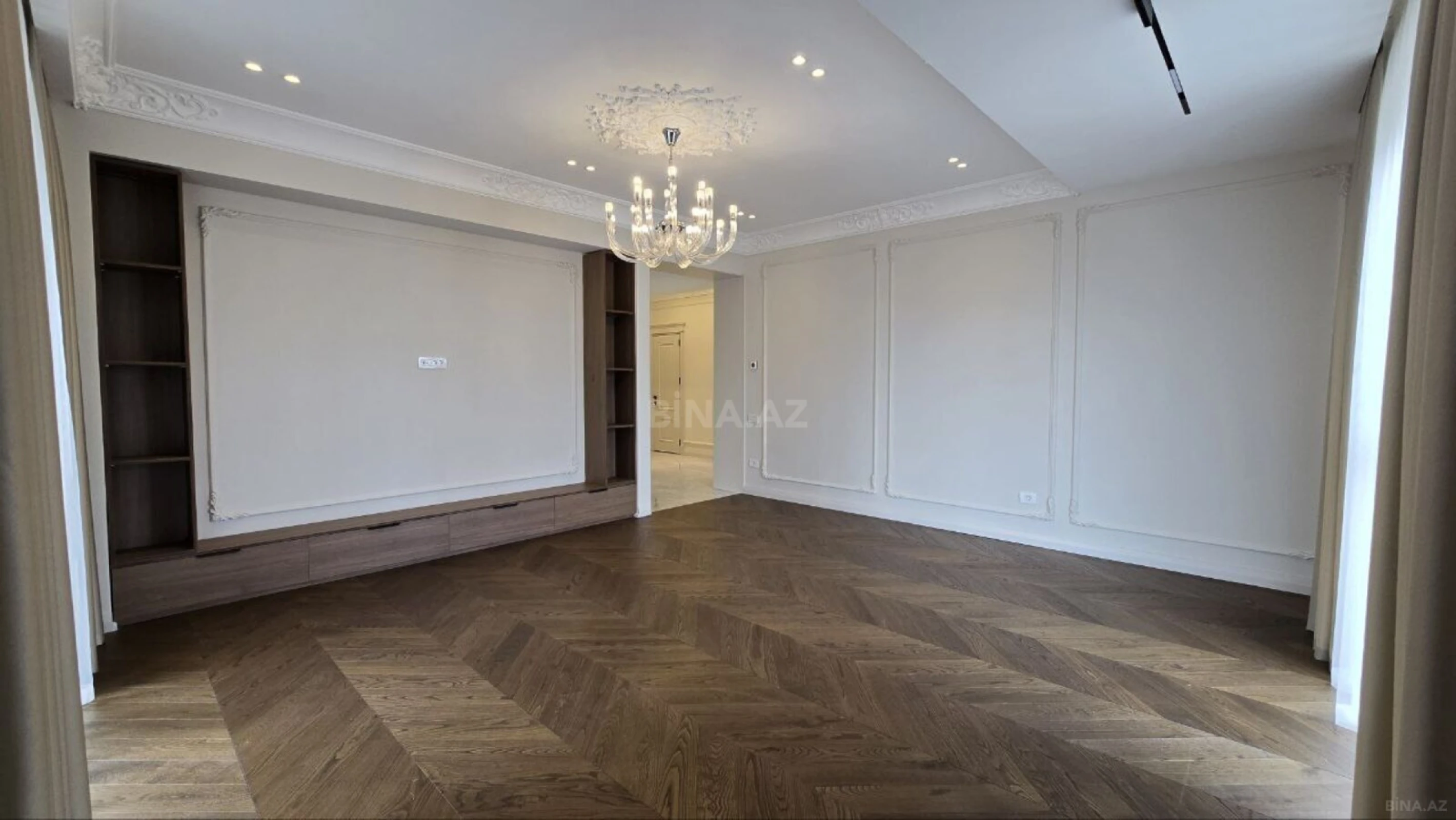 Satılır 3 otaqlı mənzil 127 m²