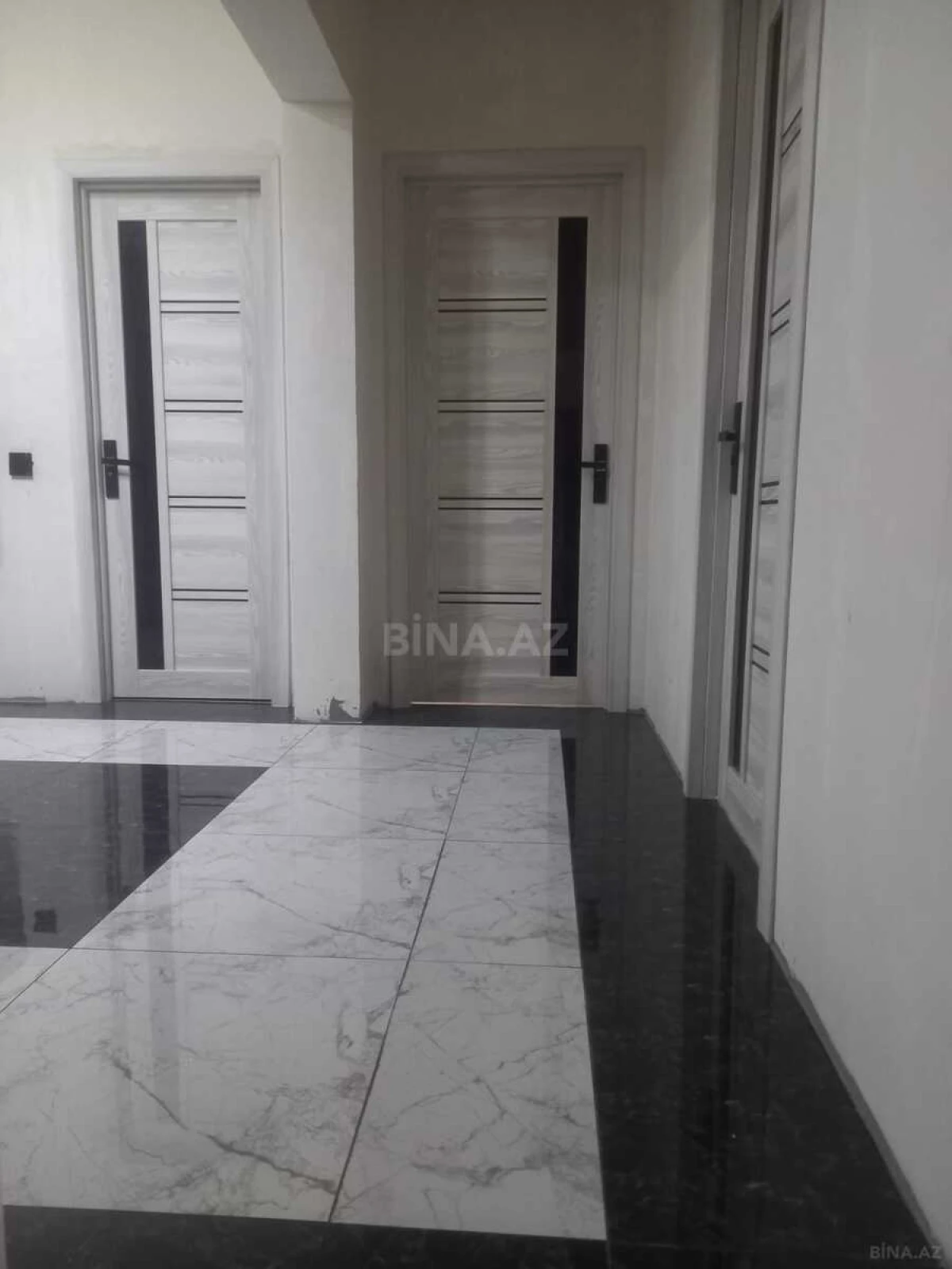 Satılır 3 otaqlı mənzil 94 m²