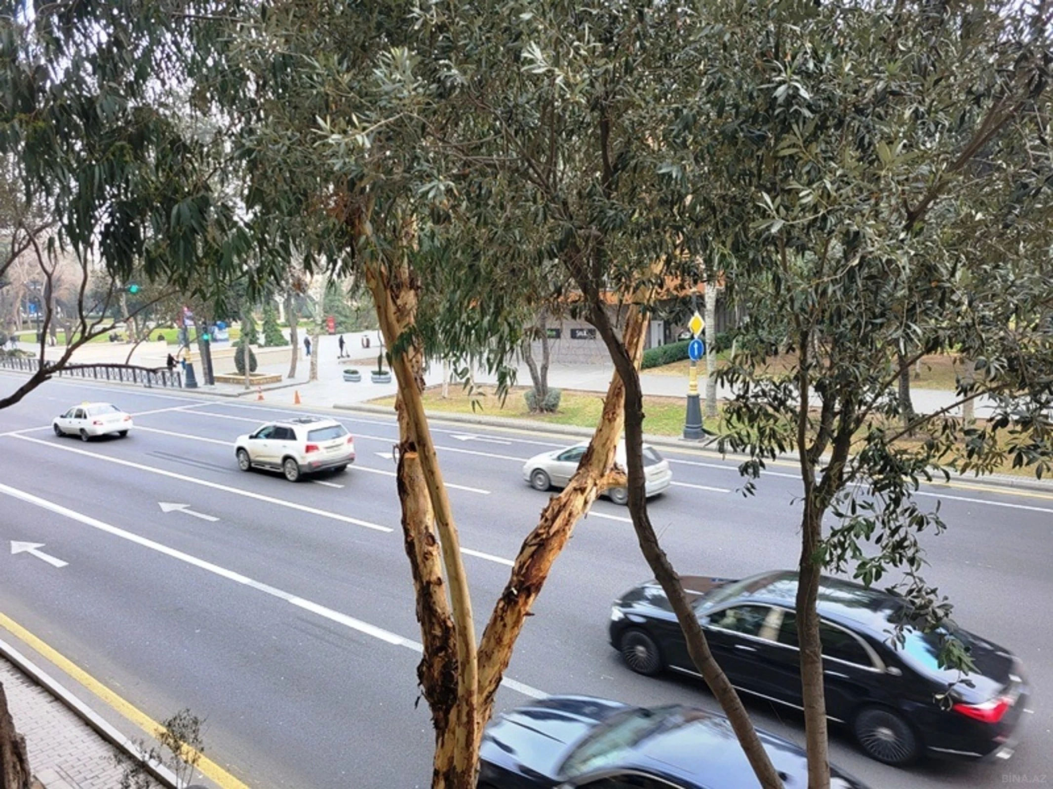 Kirayə verilir 2 otaqlı mənzil 85 m²