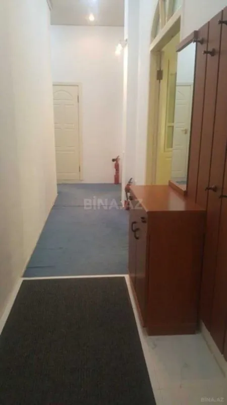 Kirayə verilir 2 otaqlı mənzil 85 m²