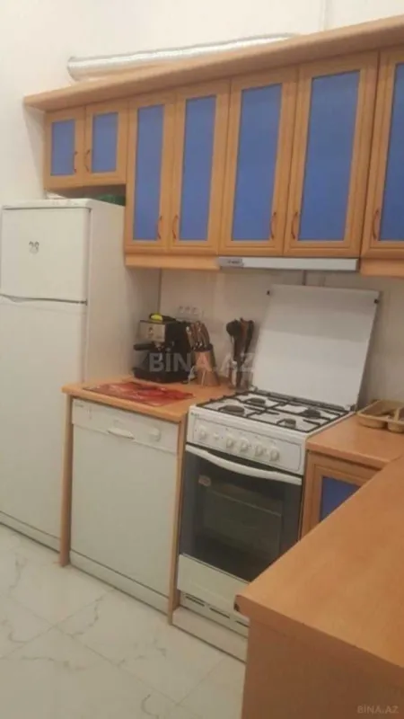 Kirayə verilir 2 otaqlı mənzil 85 m²