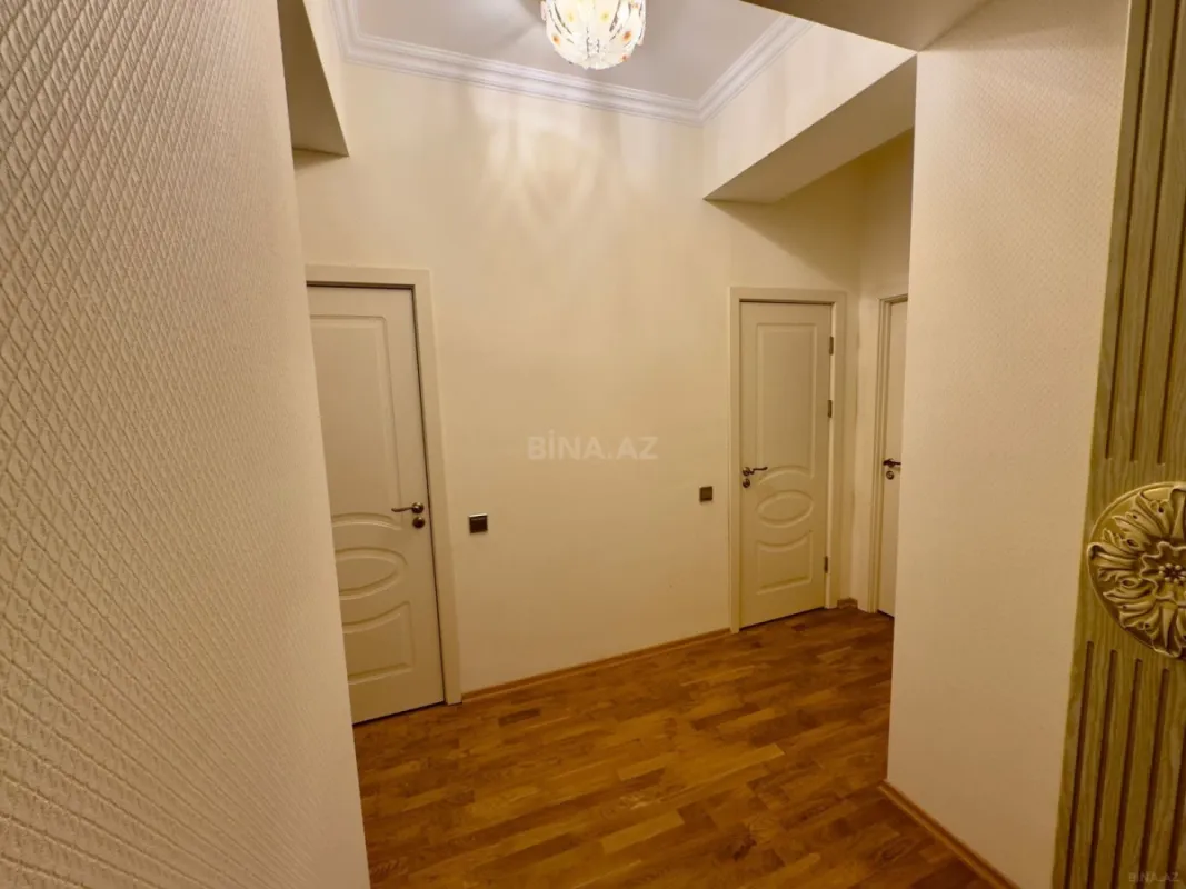 Satılır 3 otaqlı mənzil 129 m²
