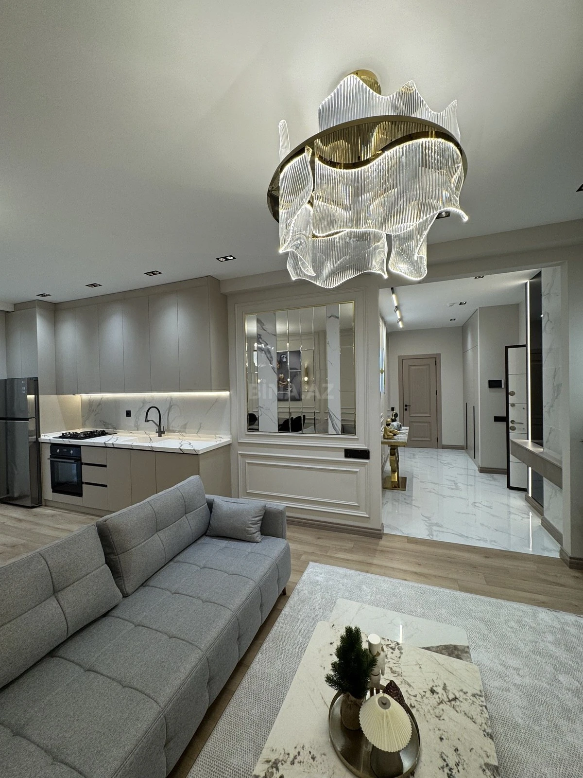 Satılır 3 otaqlı mənzil 98 m²