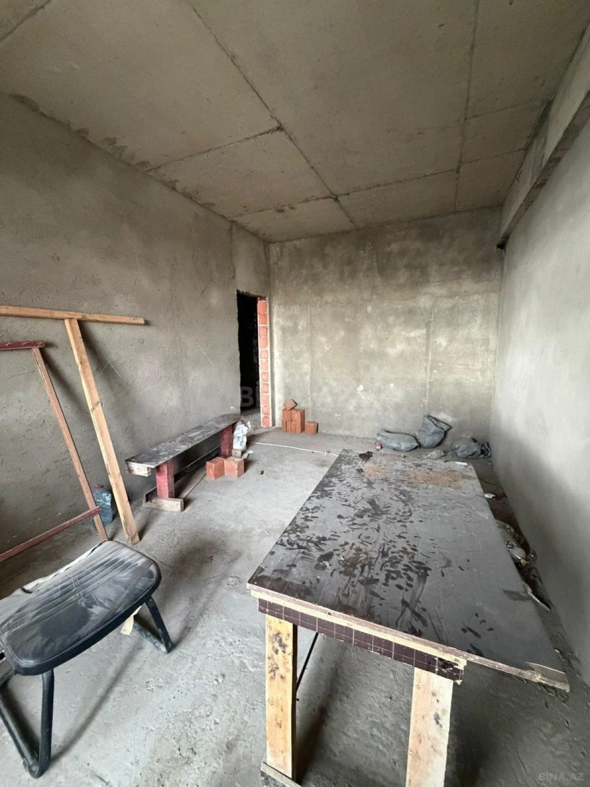 Satılır 2 otaqlı mənzil 95 m²