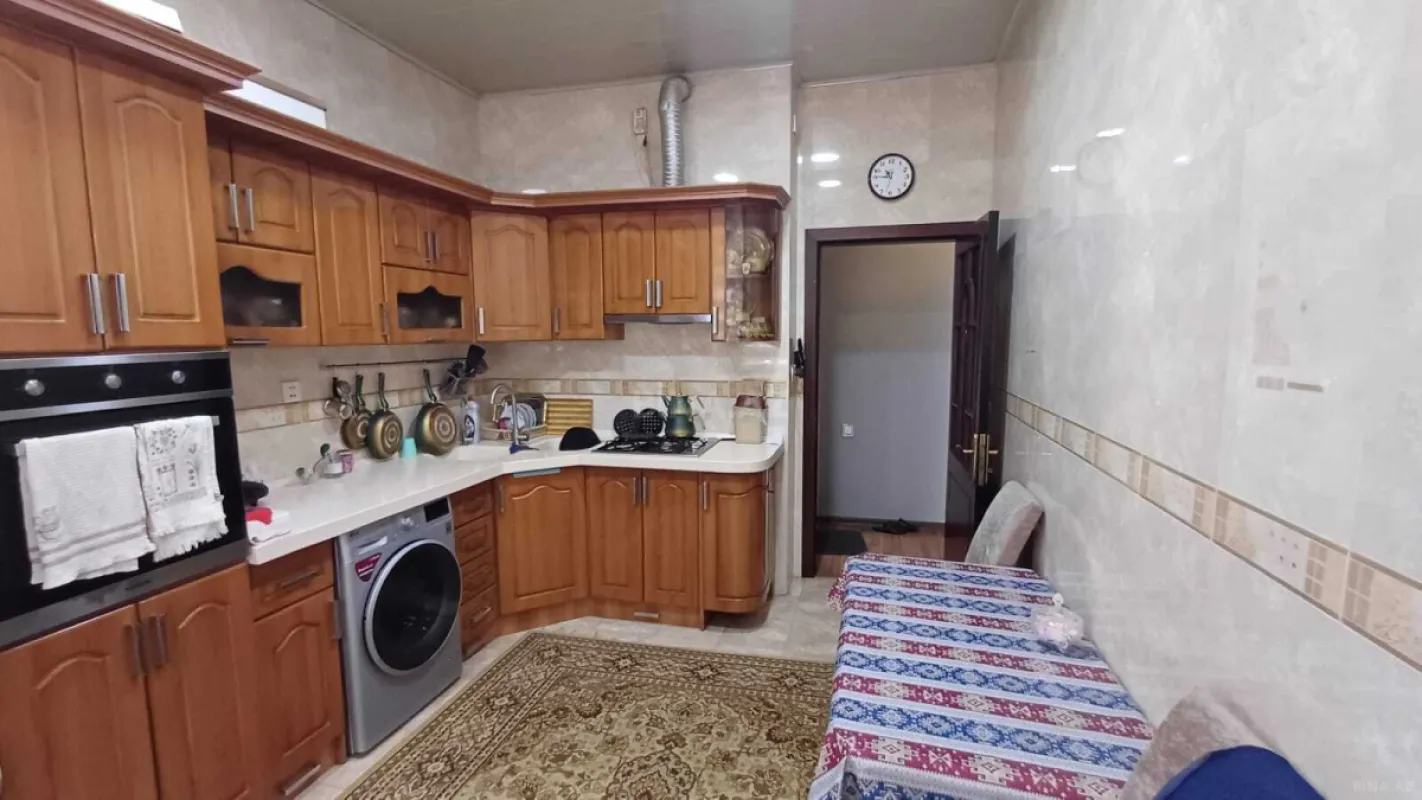 Satılır 2 otaqlı mənzil 81 m²