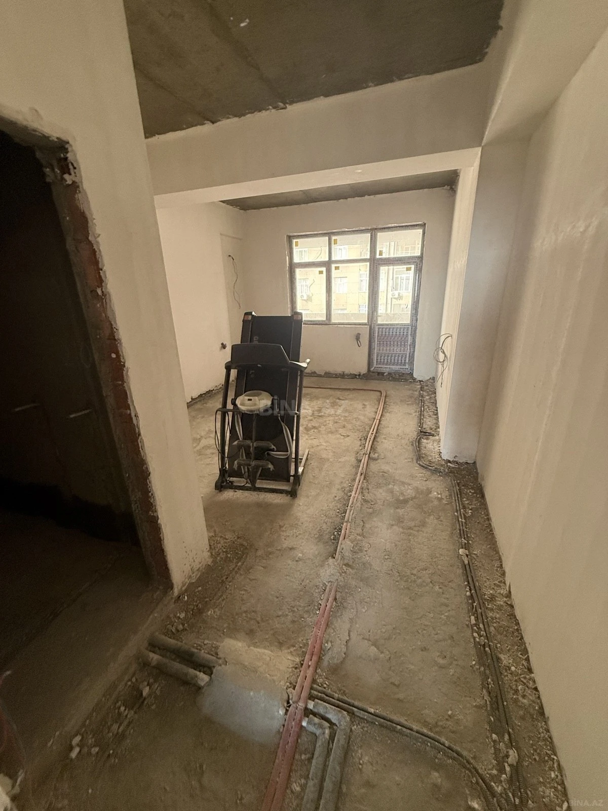 Satılır 3 otaqlı mənzil 154 m²