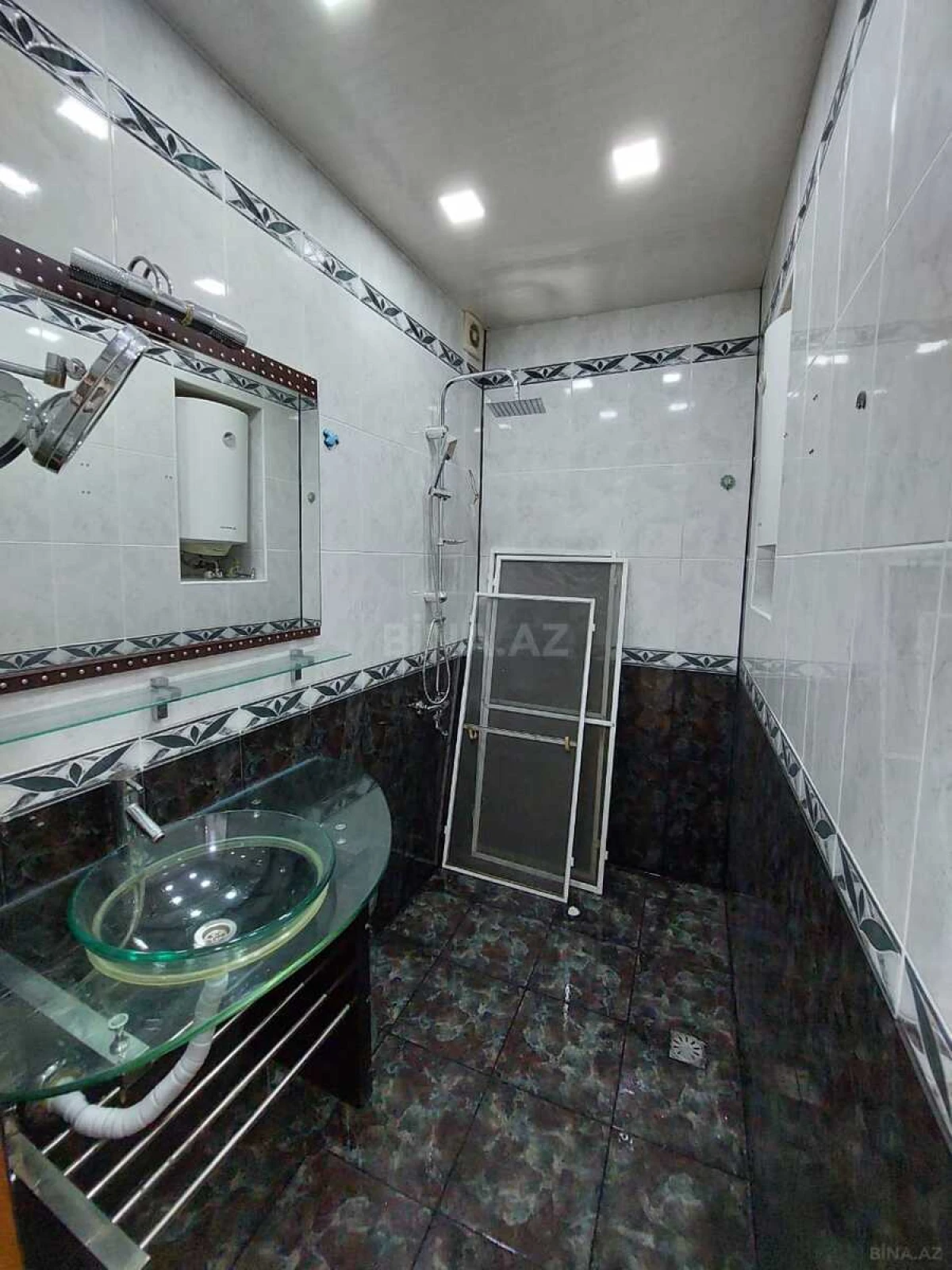 Satılır 2 otaqlı mənzil 73 m²