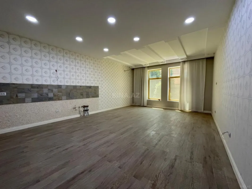 Satılır 7 otaqlı həyət evi 1000 m²