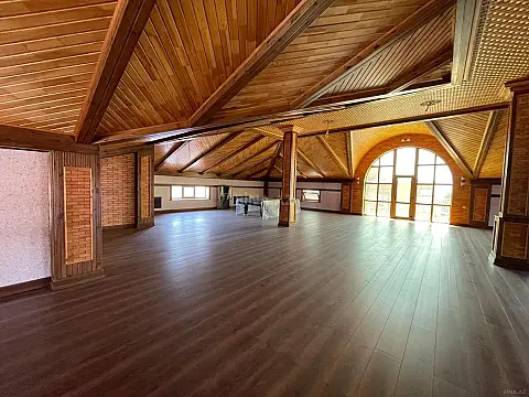 Satılır 7 otaqlı həyət evi 1000 m²