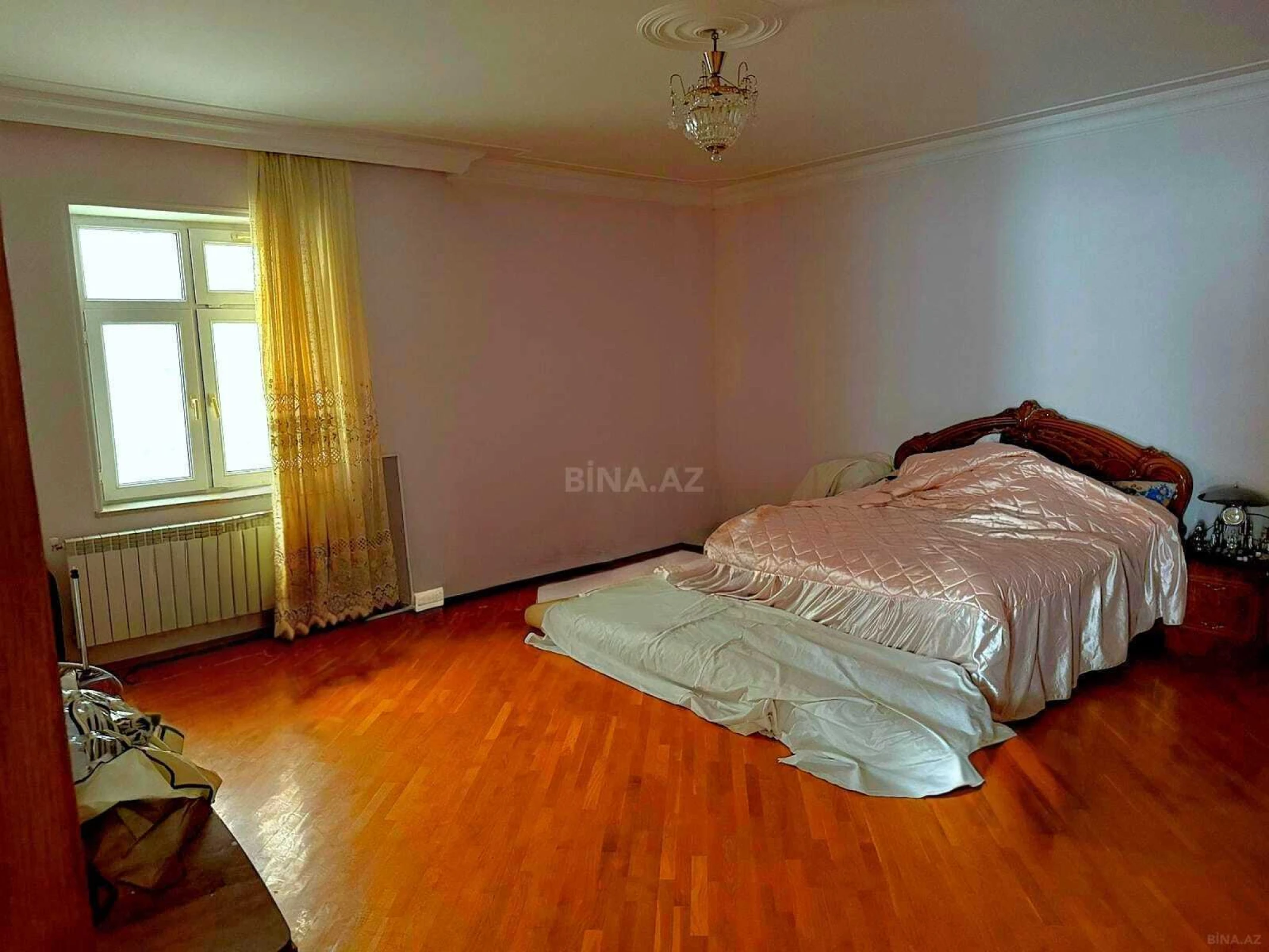 Satılır 7 otaqlı həyət evi 550.5 m²