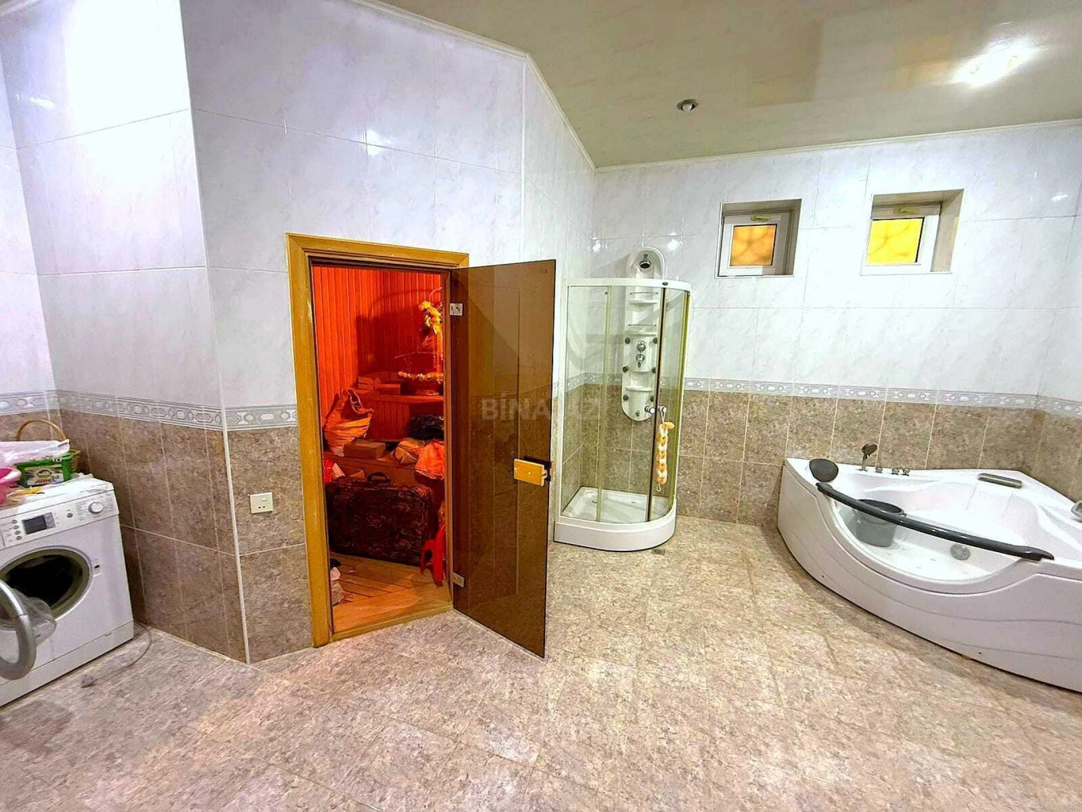 Satılır 7 otaqlı həyət evi 550.5 m²