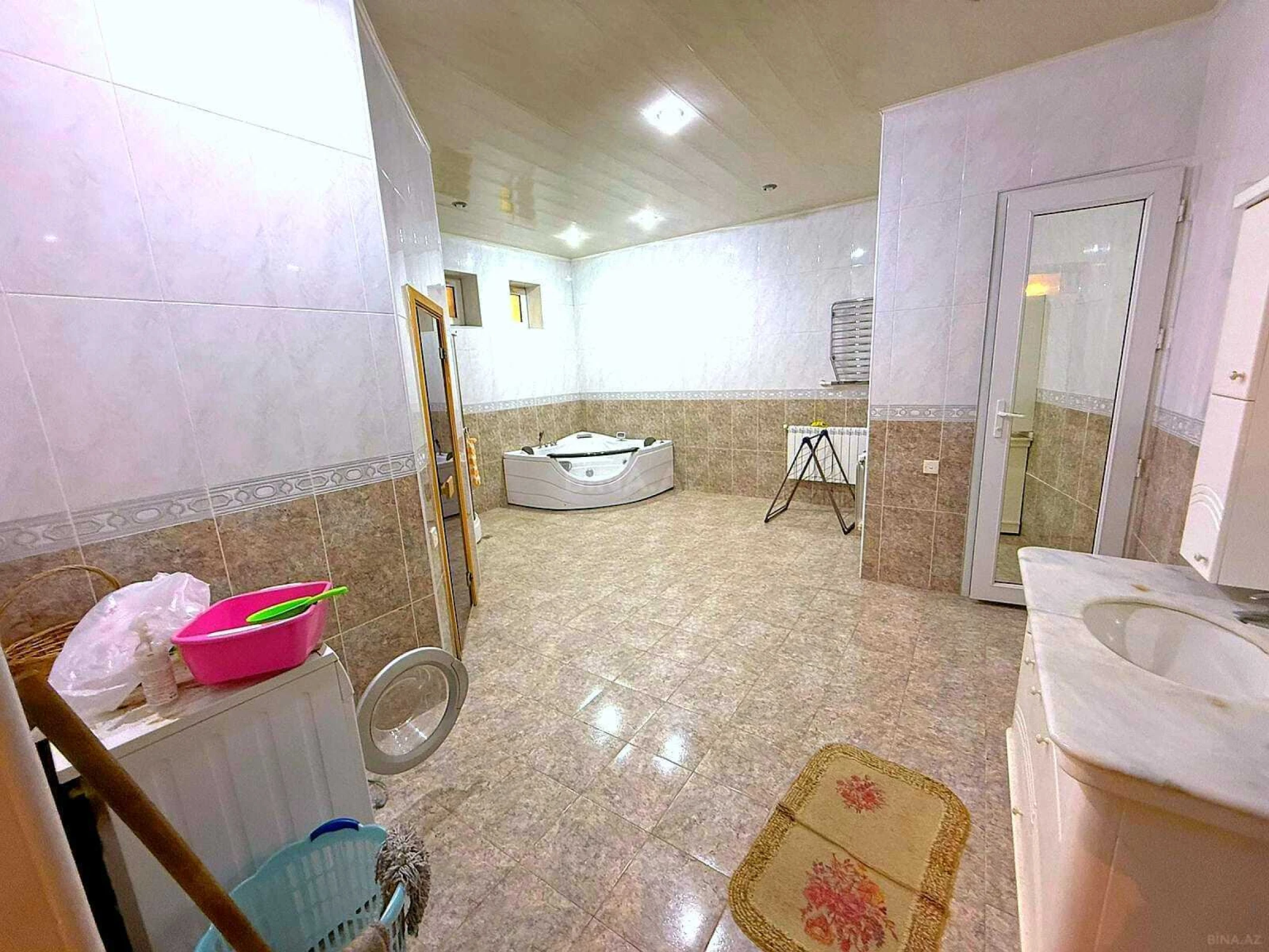 Satılır 7 otaqlı həyət evi 550.5 m²