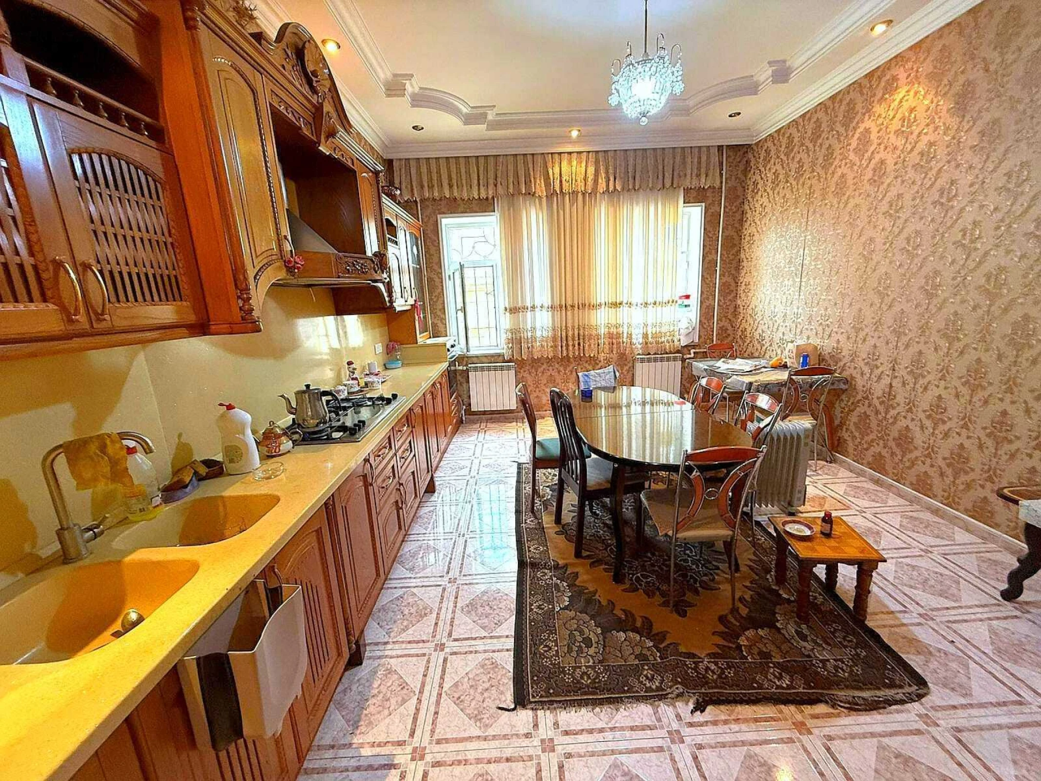 Satılır 7 otaqlı həyət evi 550.5 m²