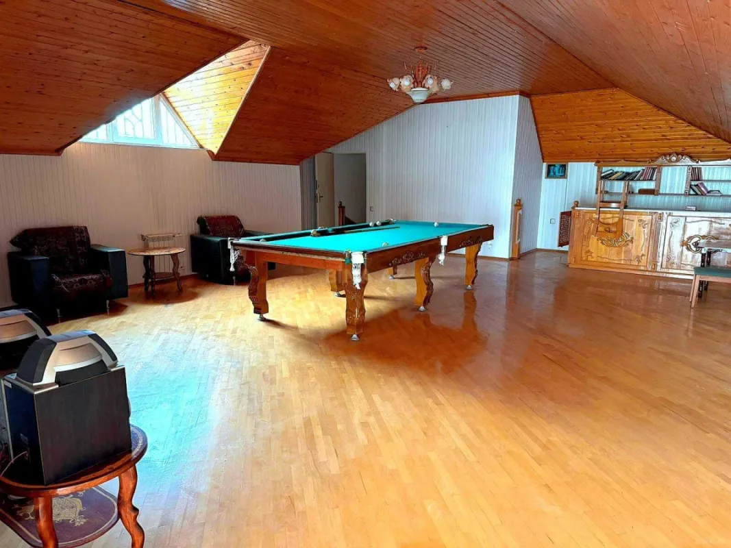 Satılır 7 otaqlı həyət evi 550.5 m²
