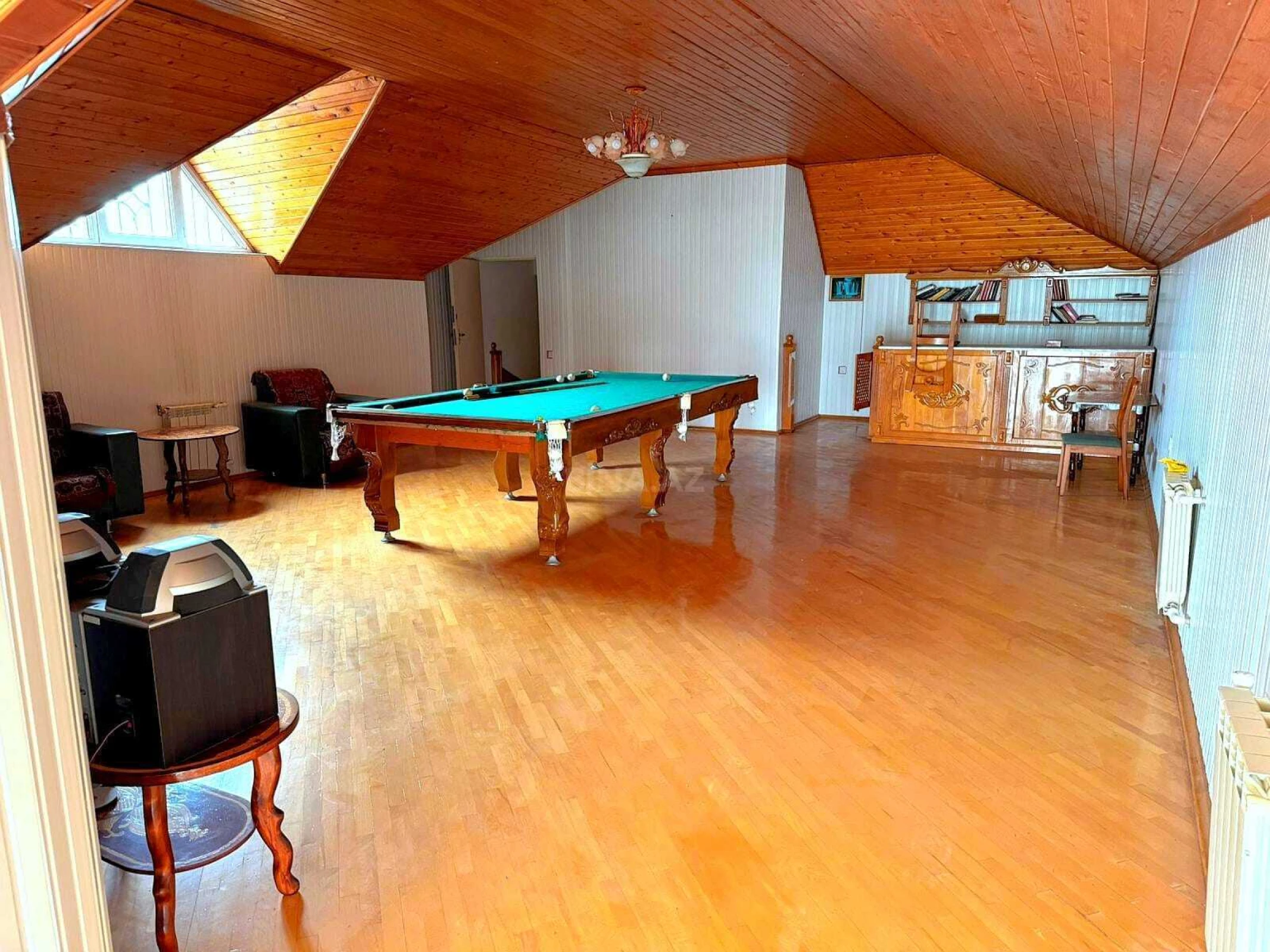 Satılır 7 otaqlı həyət evi 550.5 m²