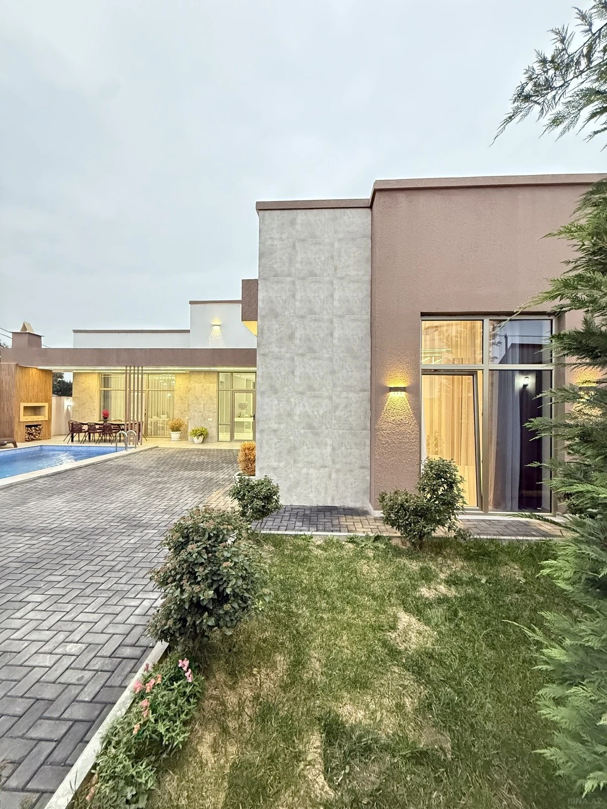 Satılır 4 otaqlı həyət evi 160 m²