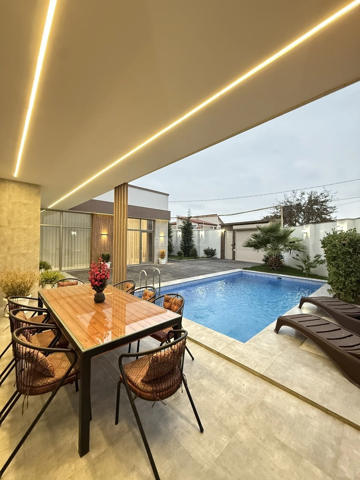 Satılır 4 otaqlı həyət evi 160 m²