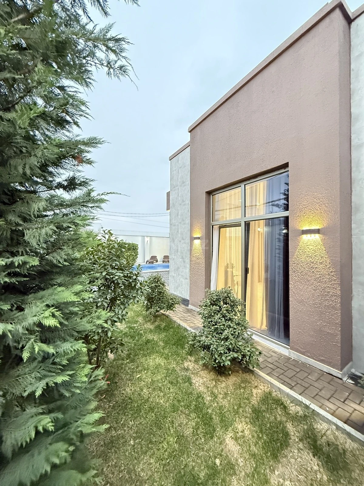 Satılır 4 otaqlı həyət evi 160 m²