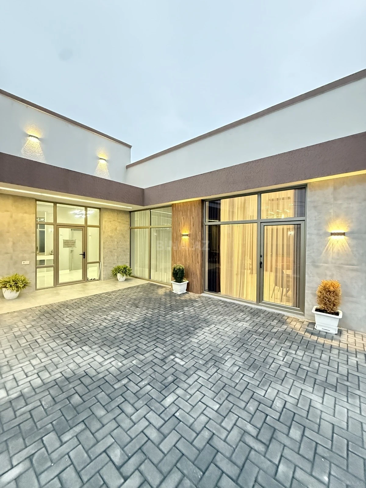 Satılır 4 otaqlı həyət evi 160 m²