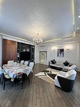 Satılır 4 otaqlı mənzil 165 m²