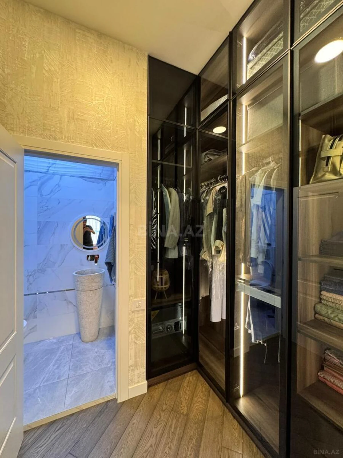 Satılır 4 otaqlı mənzil 165 m²