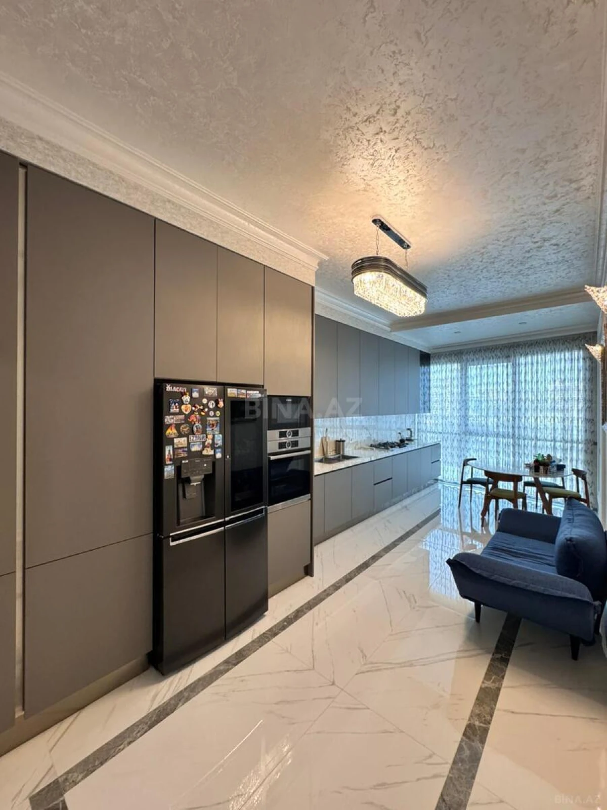 Satılır 4 otaqlı mənzil 165 m²