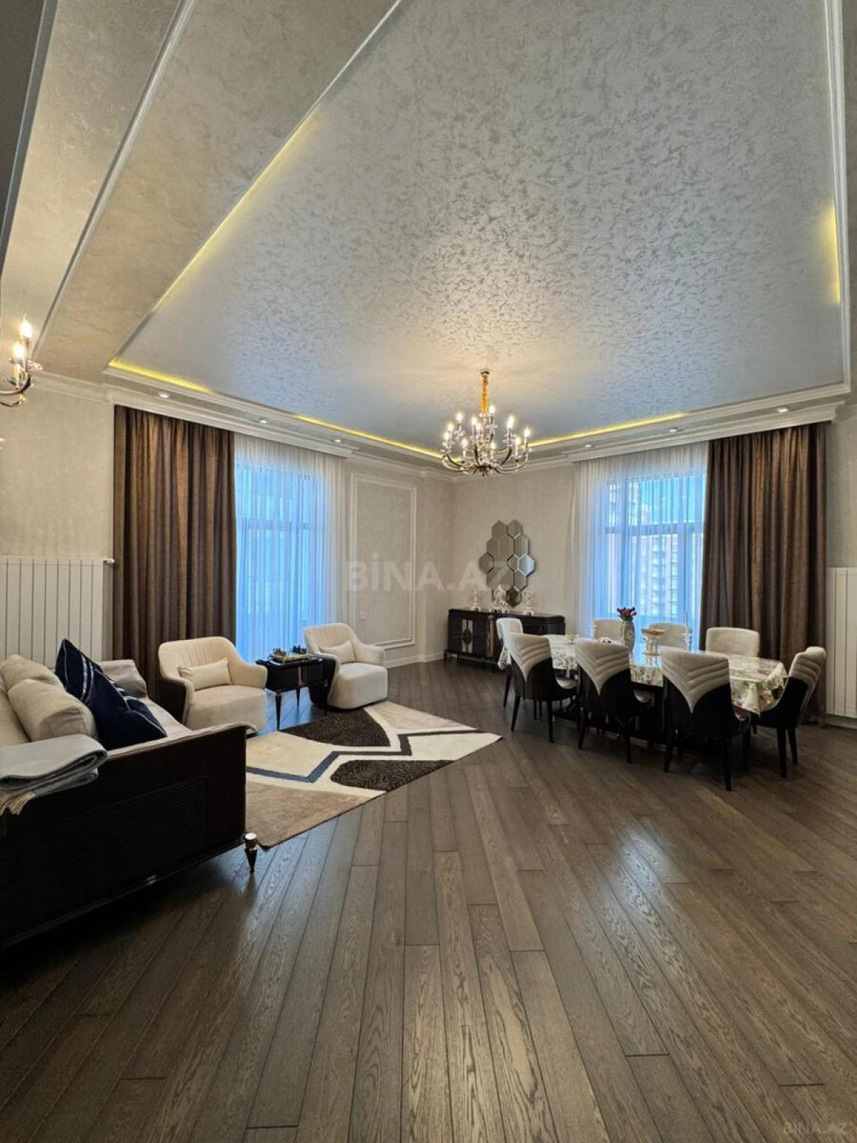 Satılır 4 otaqlı mənzil 165 m²